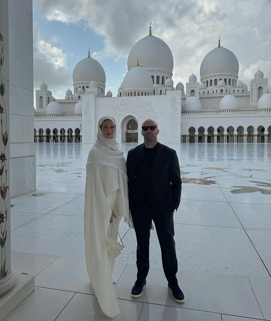 حجاب اسلامی مانکن زن در ابوظبی؛ همسر بازیگر مشهور آمریکایی سوژه شد