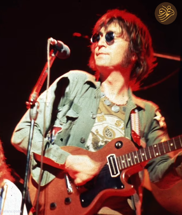 چه چیزی این مرد را به سوی قتل جان لنون سوق داد؟/ بررسی مجدد پرونده قتل جان لنون در یک مستند/ آیا قاتل جان لنون توسط اف بی آی شستشوی مغزی داده شده بود؟ چگونه ماموران پلیس در صحنه قتل فکر کردند قاتل جان لنون قتل را از پیش برنامه ریزی کرده بود/ افشای فایل صوتی قاتل جان لنون با وکلایش؛ او جان لنون را یک پولدار ریاکار می دانست که مردم را به ساده زیستی تشویق می کرد (از دو روز پیش مستند در حال پخشه)