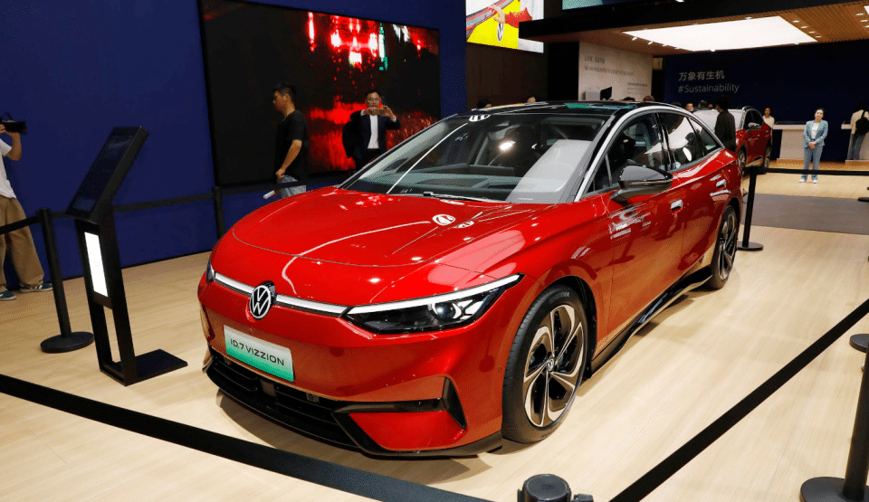 آی دی.۷ ویزیون؛ این خودرو در چین رقیب تسلا و ب ام و است