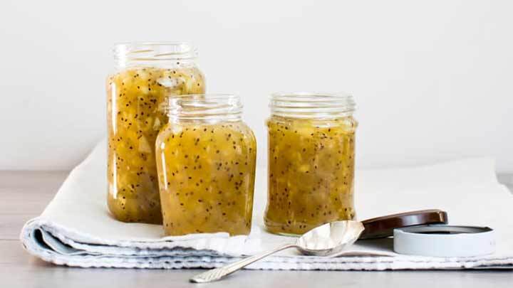 ۴ روش مختلف و راحت برای تهیه ترشی کیوی