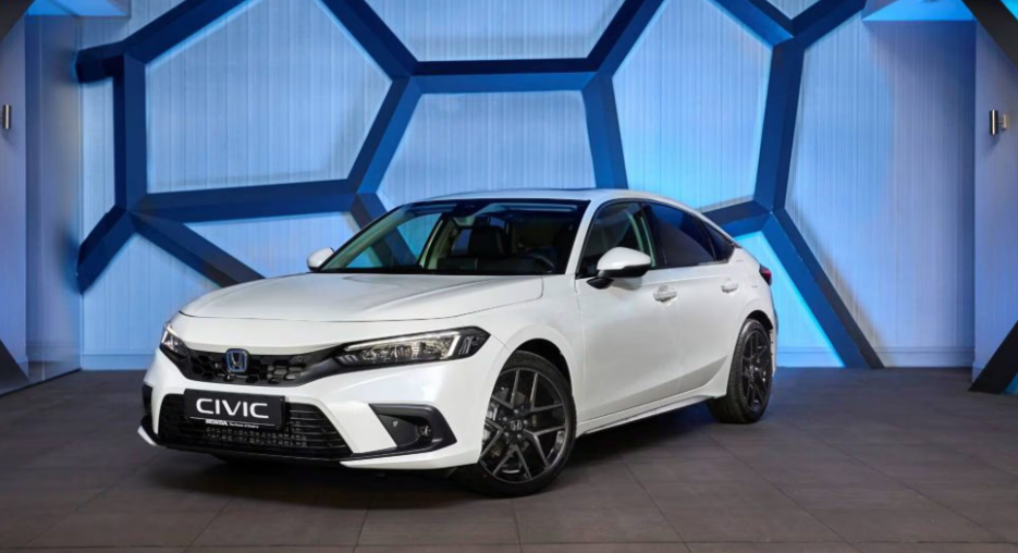 هوندا سیویک بر اثر شدت تابش نورخورشید ذوب شد / خوانده شد