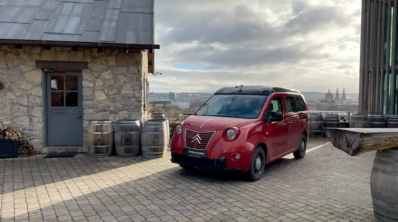 مینی کمپر برقی ژیان در خیابان!