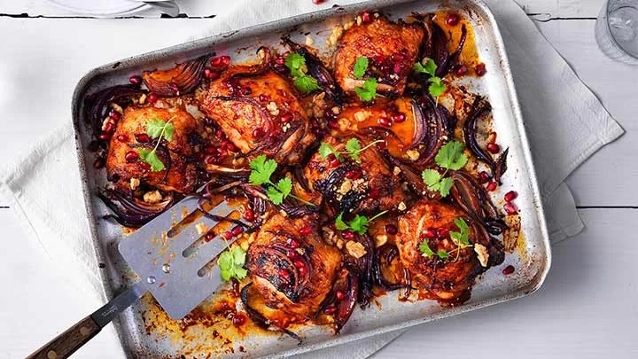طرز تهیه مرغ مجلسی با سس انار