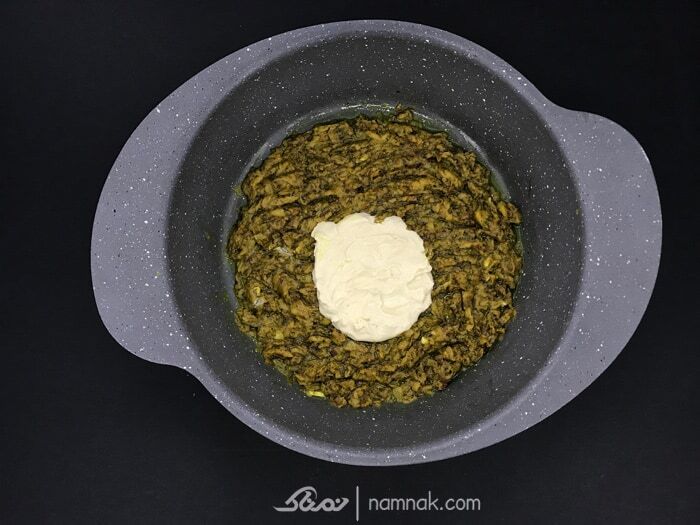 طرز تهیه کشک بادمجان خانگی با پخت و نکات بی نظیر شمالی ها