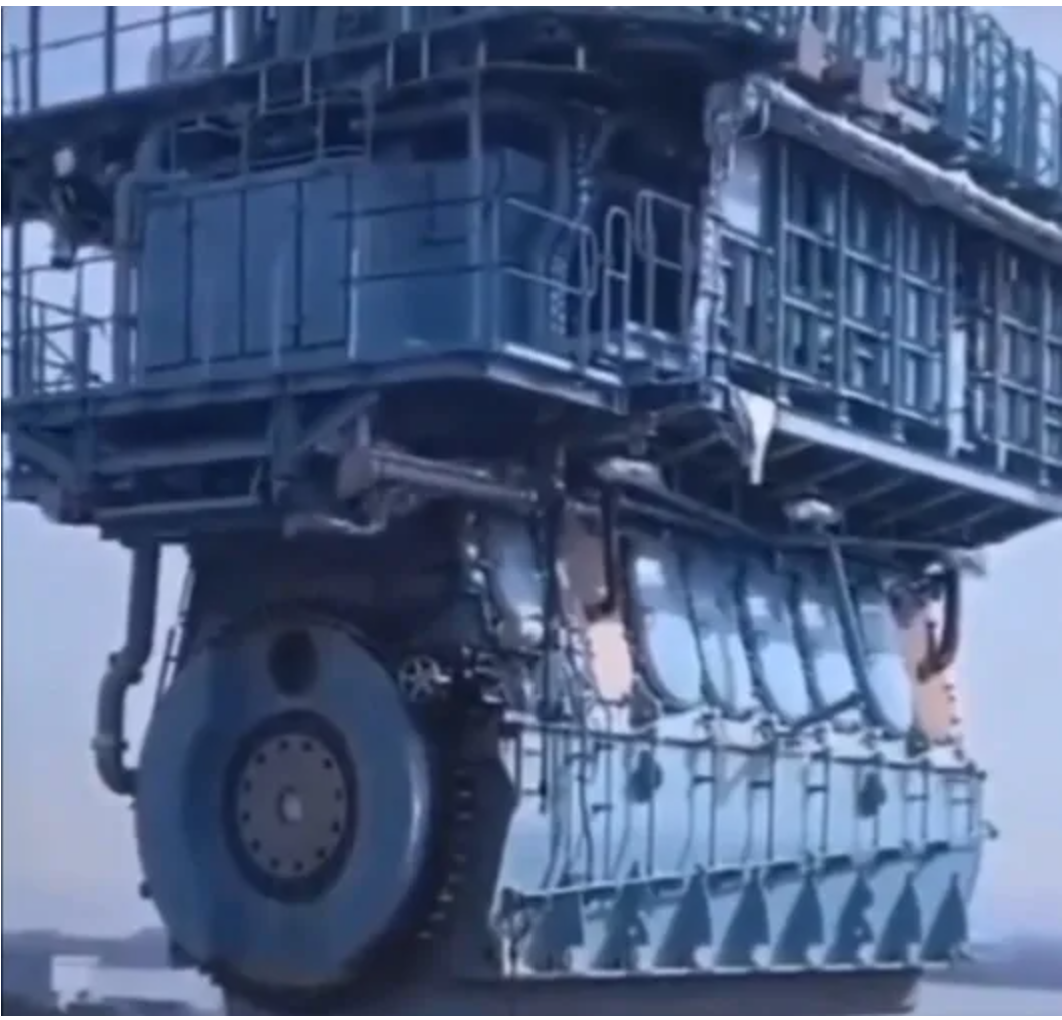 بزرگترین موتور جهان که قدرتی معادل ۹۰ خودروی بوگاتی دارد