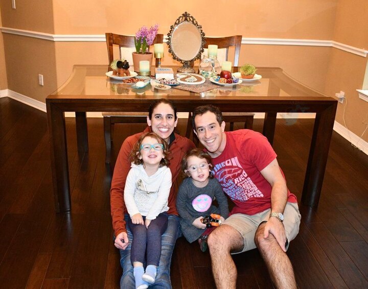 تبریک نوروز توسط یاسمین مقبلی با سفره هفت سین ایرانی در فضا