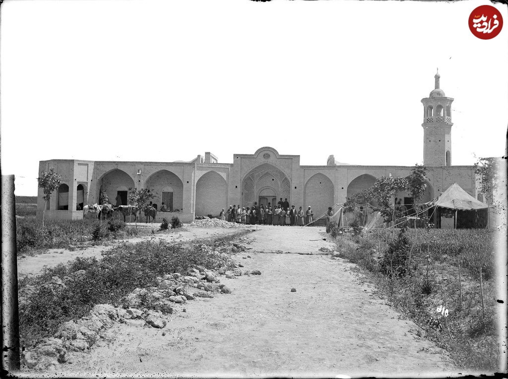 (تصاویر) سفر به عصر قاجار؛ از حال و هوای کاروانسرا تا شازده‌کوچولوی قدّاره‌کش!