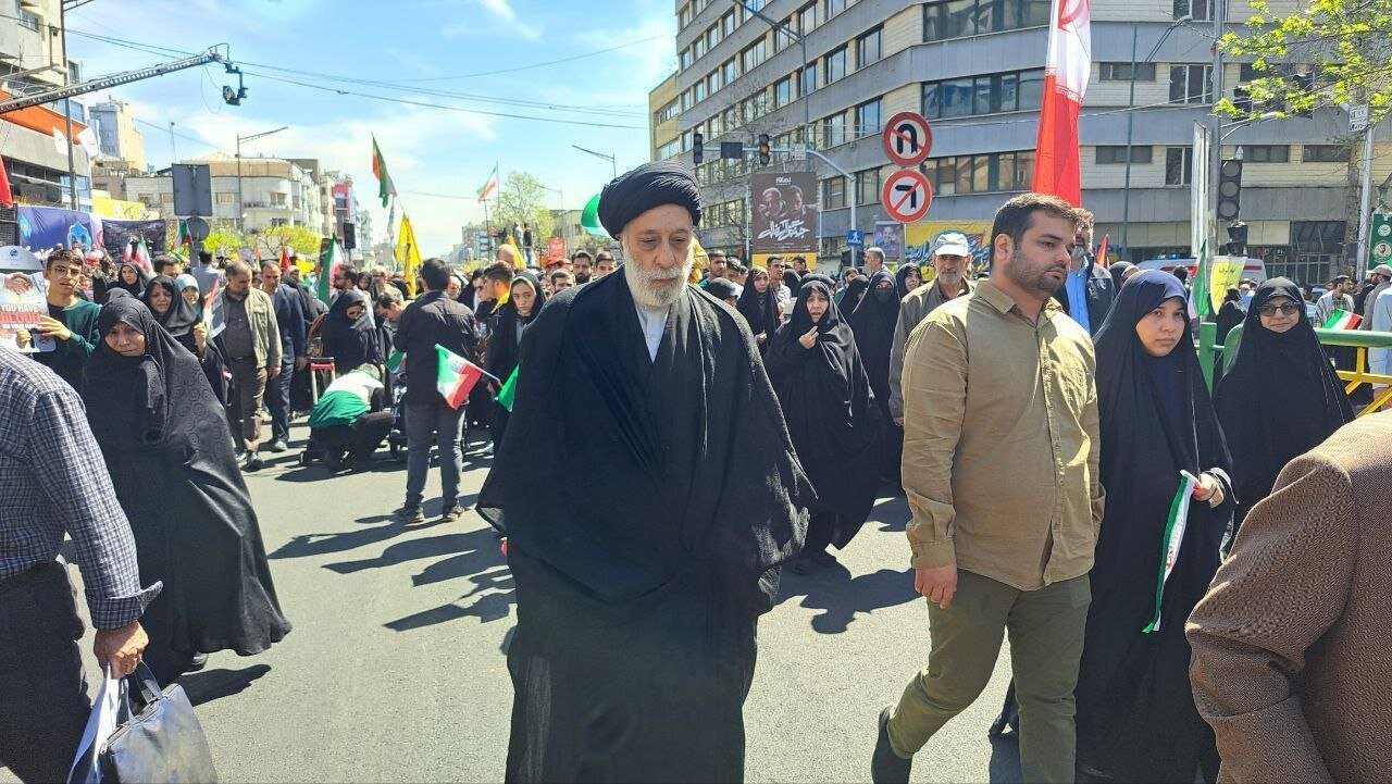 حضور سید مصطفی خامنه‌ای فرزند ارشد مقام معظم رهبری در راهپیمایی روز قدس///