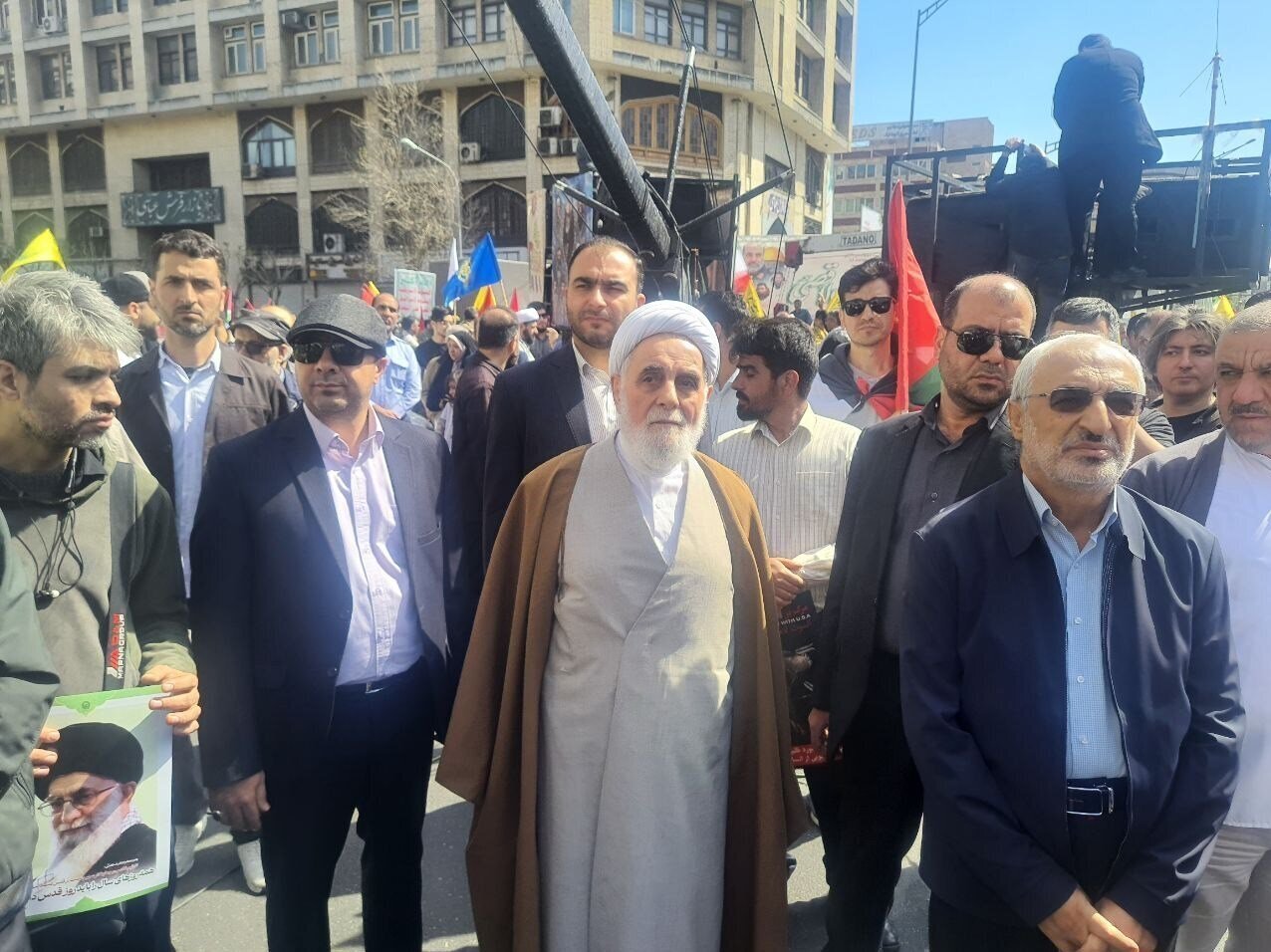 عکسی از ناطق نوری و سردار فلاح در راهپیمایی روز قدس تهران