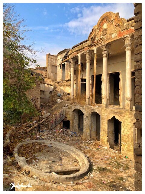 (عکس) تاج عمارت قاجاری «امین‌لشکر» فروریخت