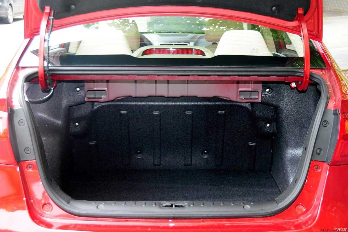 مقایسه ارزان‌ترین سدان‌های چینی بازار/ جک J ۴ یا فردا ۵۱۱؟ در حال تکمیل