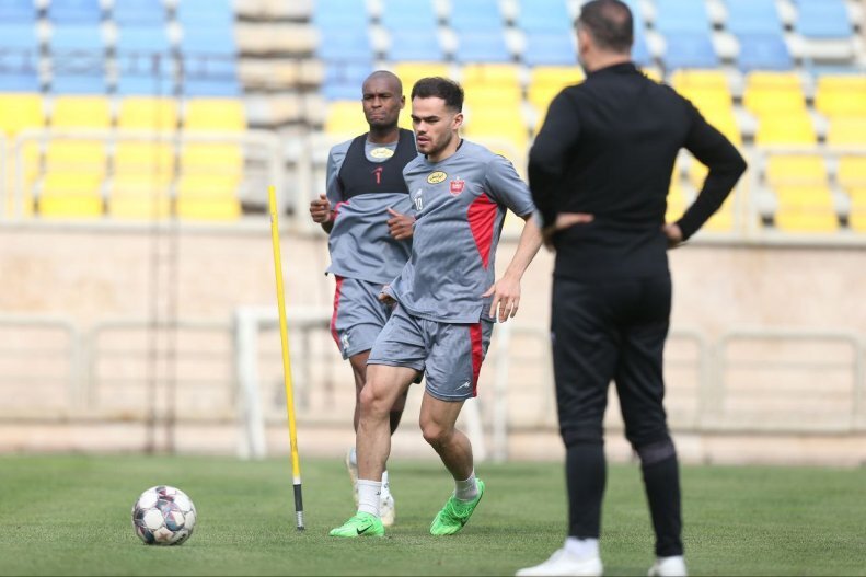 (عکس) جلسه فنی اوسمار برای شاگردانش