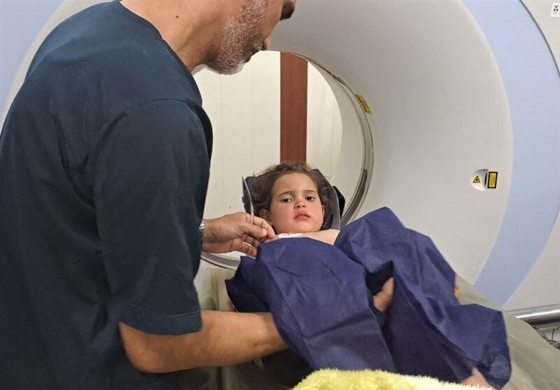 جدیدترین عکس یسنا کوچولو بعد پیدا شدن! / دختر ایران چه زیباست!