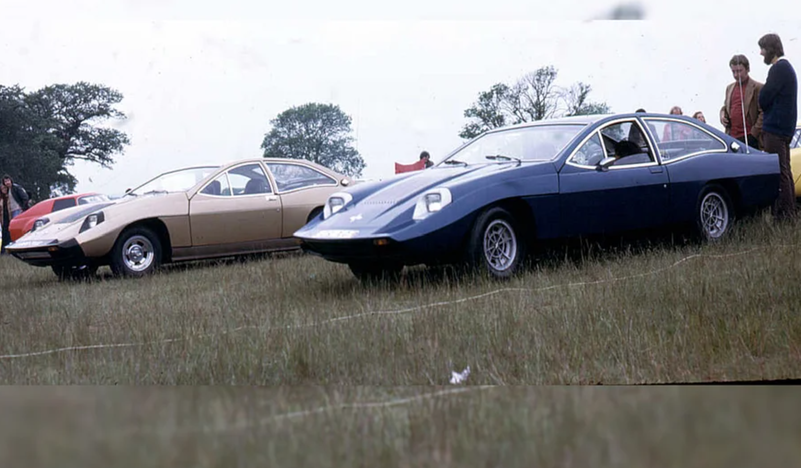 ۱۵ مورد از زشت‌ترین خودرو‌های تاریخ؛ ماشین‌هایی که برای سوپرمدل بودن طراحی نشده‌اند در حال تکمیل