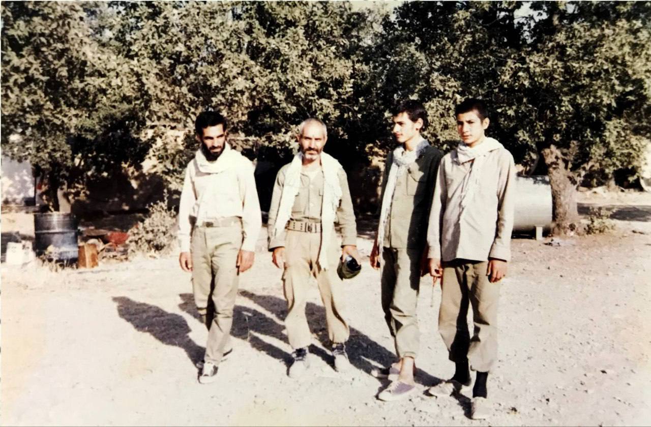 تصویر کمتر دیده شده از دوران نوجوانی قاضی‌زاده هاشمی کاندیدای ریاست جمهوری در دوران دفاع مقدس