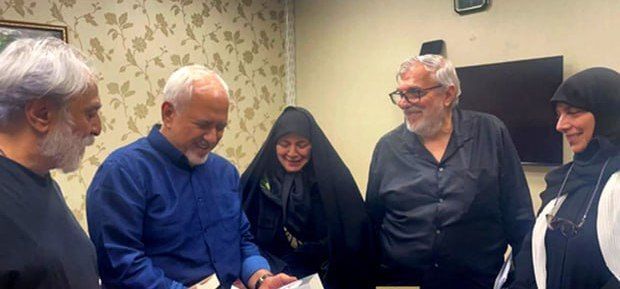 دیدار ظریف با خانواده امام موسی صدر / هر حمایتی که نیاز باشد را برای پرونده امام موسی صدر انجام خواهیم داد ///
