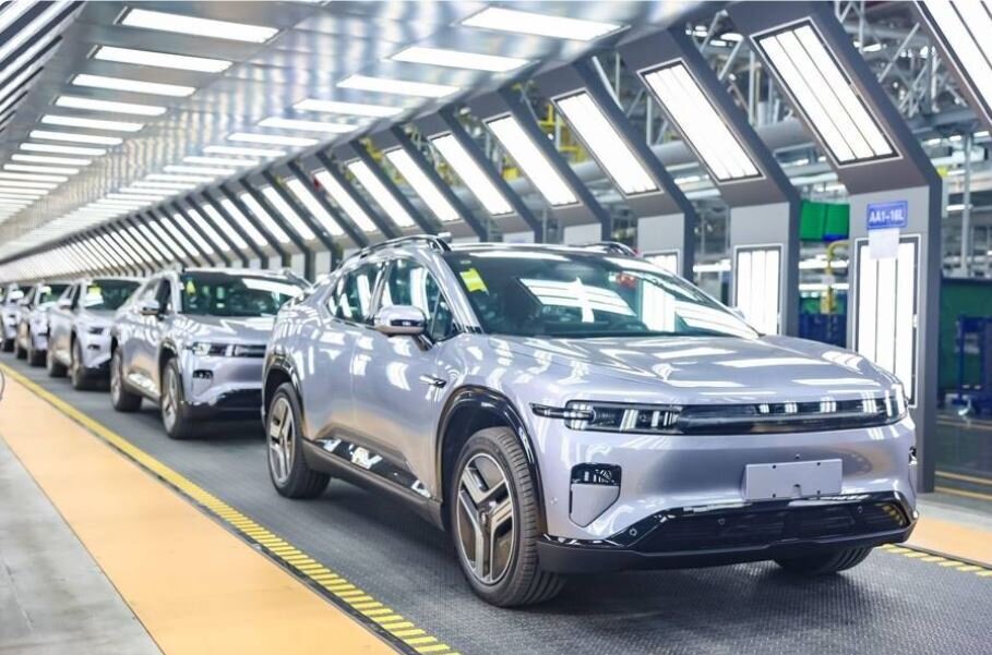 این خودروی چینی همزمان یک وانت و یک شاسی‌بلند است! / چینی‌ها به دنیای خودرو‌های تبدیل‌شونده وارد شدند