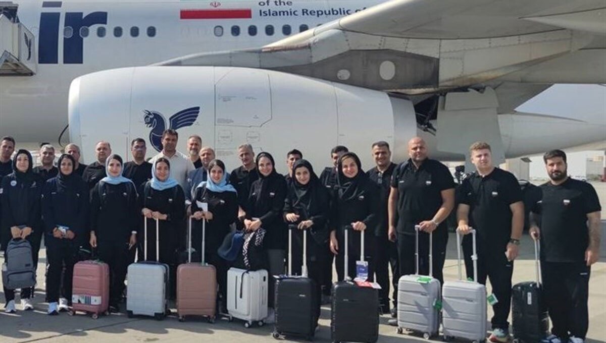 (عکس) رونمایی از لباس بانوان ورزشکار ایران در المپیک پاریس؛ مانتوی سفید و شلوار مشکی