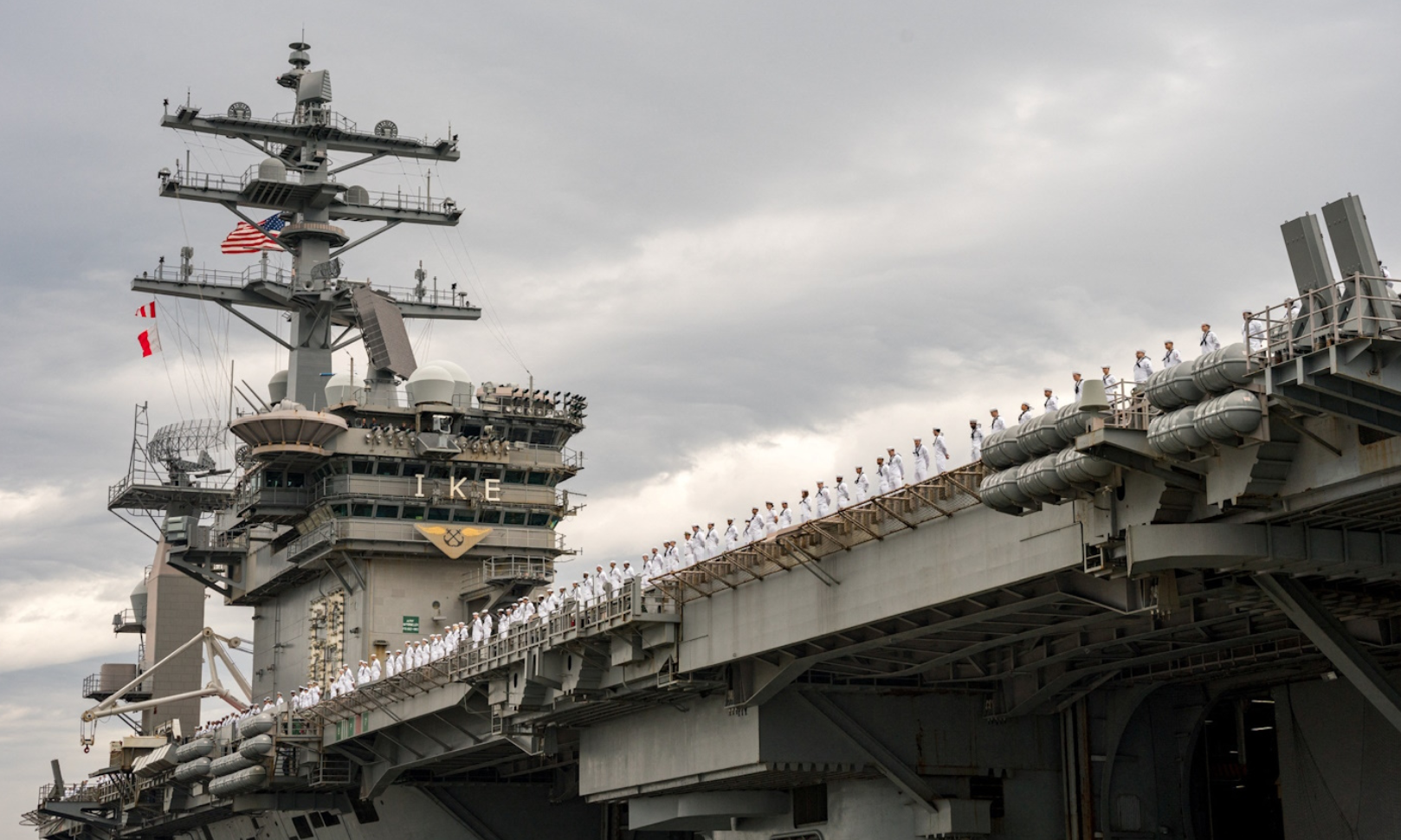 ناو‌های هواپیمابر چگونه و با چه تسلیحاتی از خود دفاع می‌کنند؟ در حال تکمیل