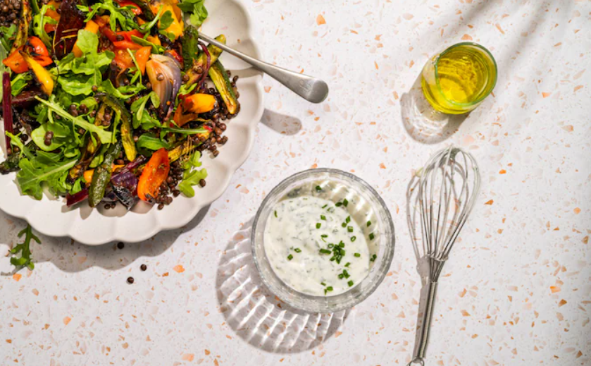 شش سس سالم و مقوی برای سالاد‌های مورد علاقه شما!/// ترجمه