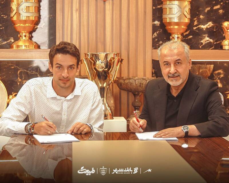 گئورگی گولسیانی قراردادش را با پرسپولیس امضا کرد