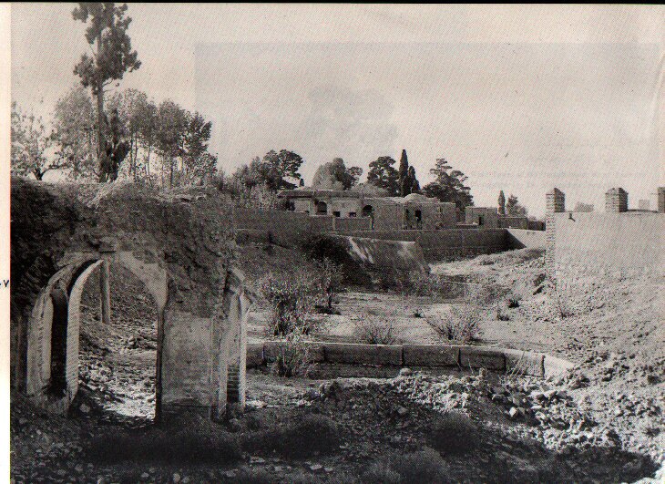 یک دنیا خاطره پشت دیوار قلعه معروف یوسف‌آباد جا ماند | دکتر گَردی که بود و در قلعه چه می‌کرد؟