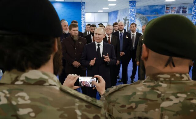 پوتین به داوطلبان چچنی: ما شکست ناپذیریم