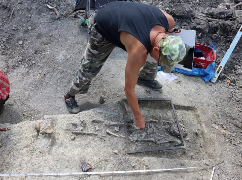 (عکس) کشف بقایای «کودکان خون‌آشام» سر بریده در لهستان