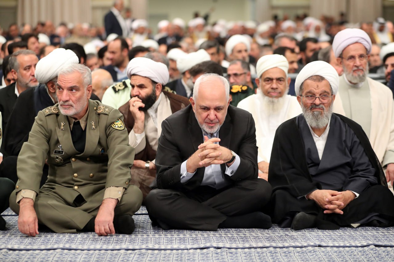 (تصویر) تصویری از حضور ظریف در مراسم امروز بیت رهبری