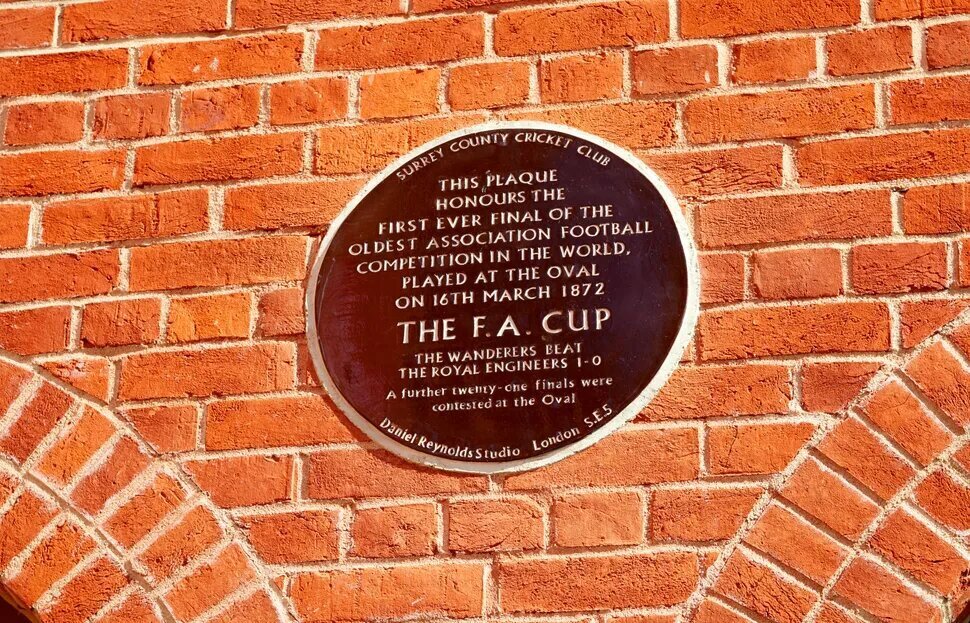 لحظات ماندگار فوتبال: از اولین بازی تا بزرگترین شگفتی‌ها