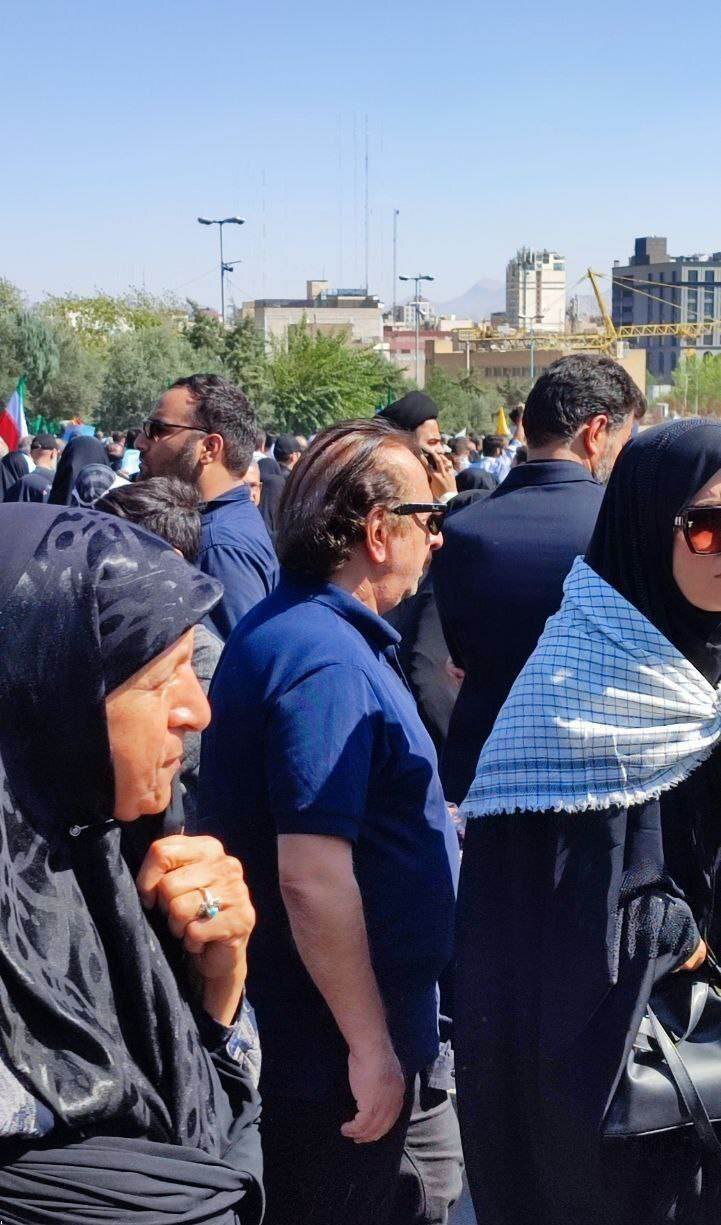 مجید مجیدی کارگردان سینما در نماز جمعه تهران