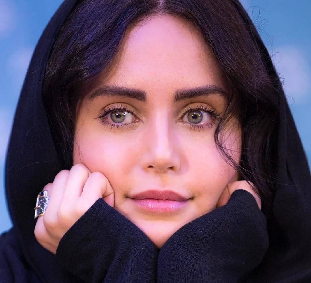 (تصاویر) بیوگرافی، عکس‌های شخصی و زندگی خصوصی الناز شاکردوست