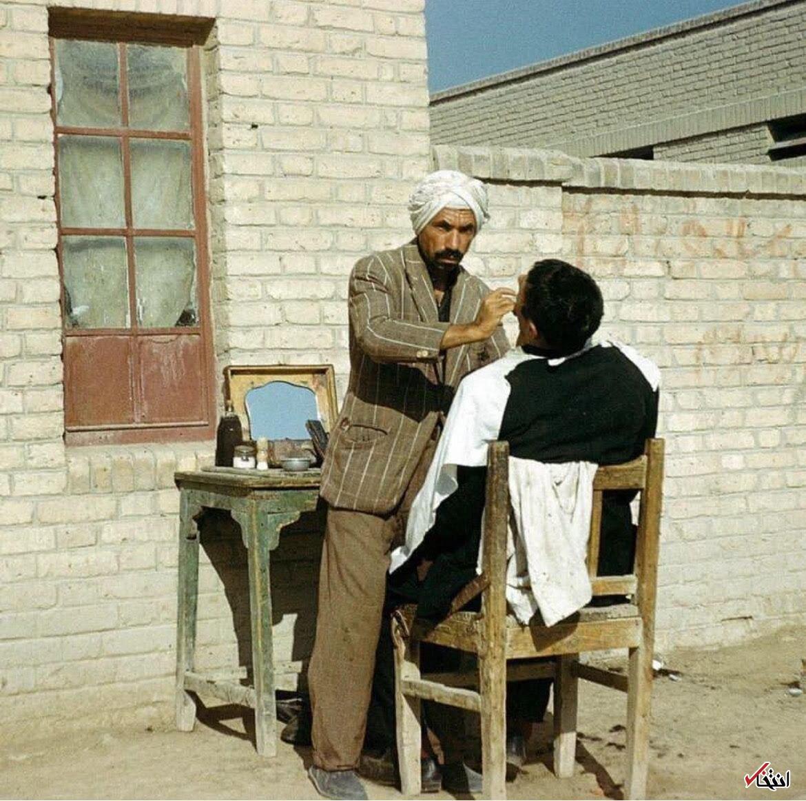 (تصویر) آرایشگاه به شیوه شصت سال قبل