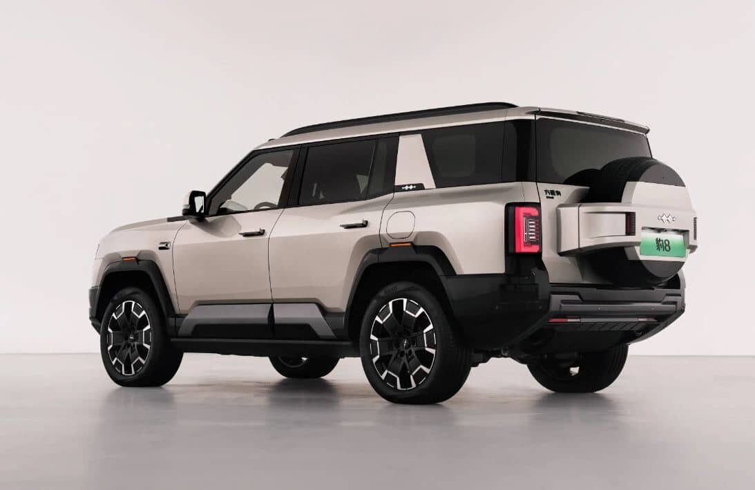 (تصاویر) رقیب چینی لندکروز با قیمت ۳ میلیاردی