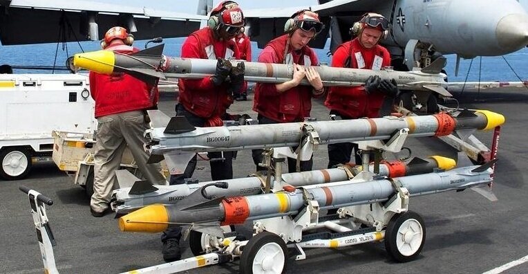 آشنایی با موشک ایم ۹ سایدوایندر (تصاویر)