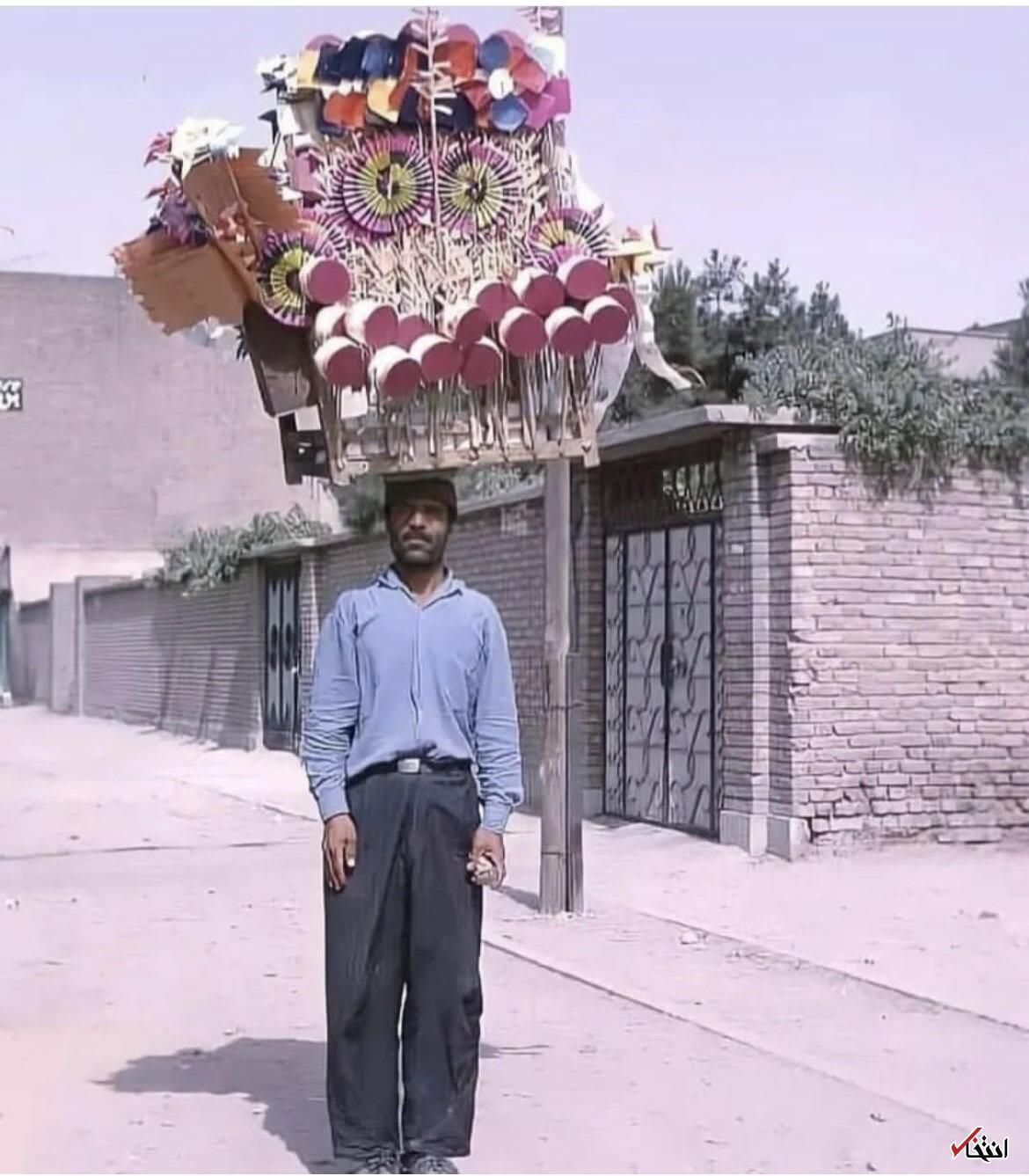 (عکس) سفر به تهران قدیم؛ اسباب بازی فروشی سال 1352