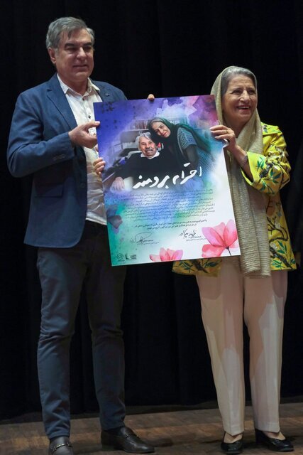 (تصاویر) شب پرستاره‌ای برای احترام برومند؛ حواستان به هنرمندانی که نیستند، باشد