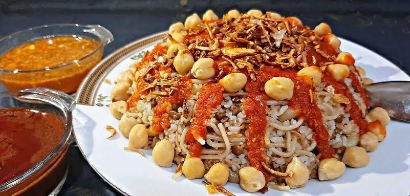 استقبال کاربران مصری از حضور عراقچی در رستوران و سفارش غذای معروف مصری