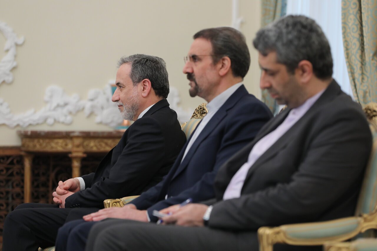 تصاویری از همراهان پزشکیان در دیدار با نخست وزیر قطر