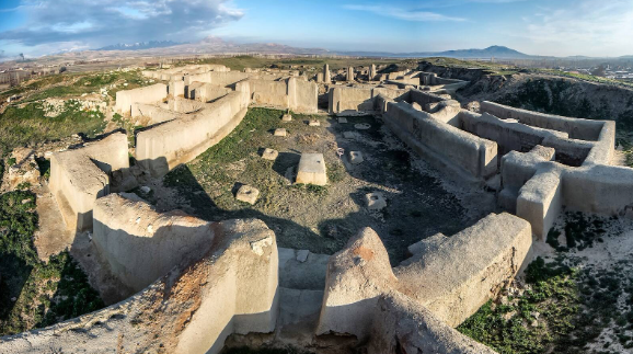 همسفر با آنوبانی‌نی به سرزمین باستانی لولوبی‌ها؛ حیرت‌انگیزترین آثار باستانی آذربایجان غربی که باید ببینید/////