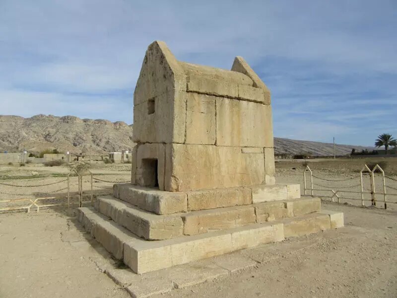 (تصویر) گور دختر؛ آرامگاهی شبیه به آرامگاه کوروش کبیر در بوشهر