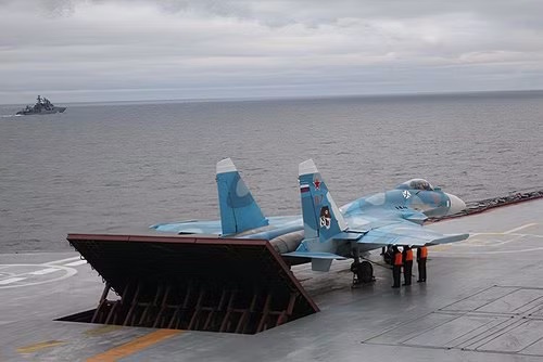 Sukhoi Su-۳۳؛ نگاهی عمیق به جت جنگنده ناونشین نیروی دریایی روسیه///در حال تکمیل
