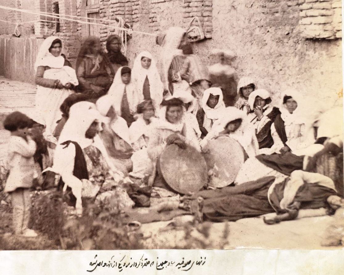 تصویر؛ زنان صوفی در ساوجبلاغ حدود ۱۵۰ سال پیش و دوره قاجار