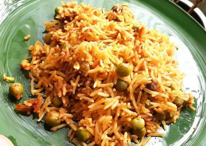 طرز تهیه پلو نخود فرنگی؛ پلو مخلوط خوشمزه بهاری